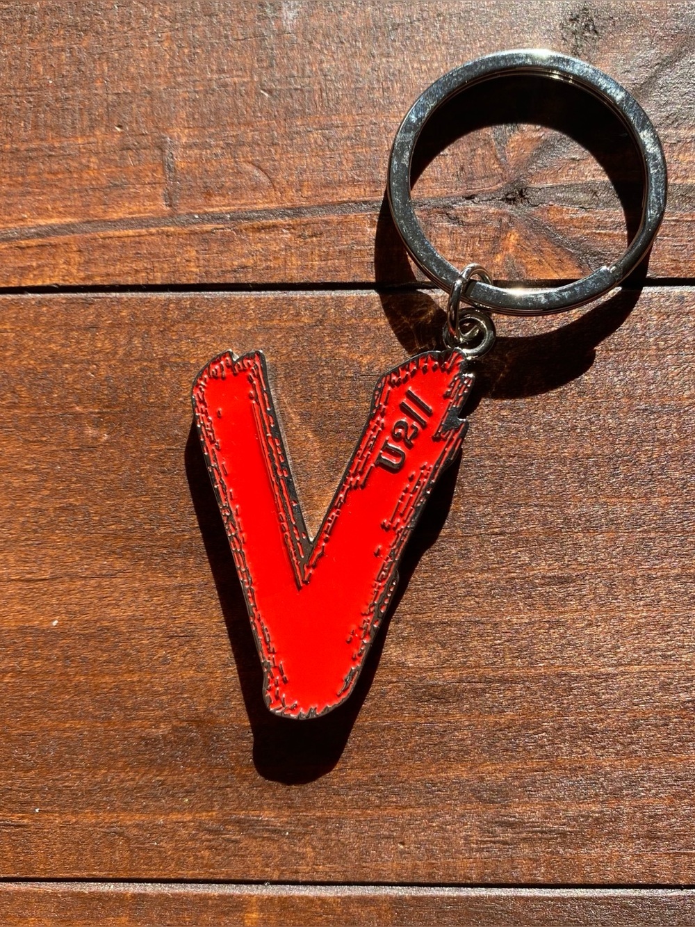 U2 Vertigo Tour 2005 Red V Metal Keychain Vintage Concert Merchandise